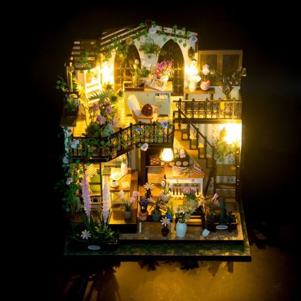 2Kids Toys - Miniatura de casa Darcyin casa floral 2xAAA
