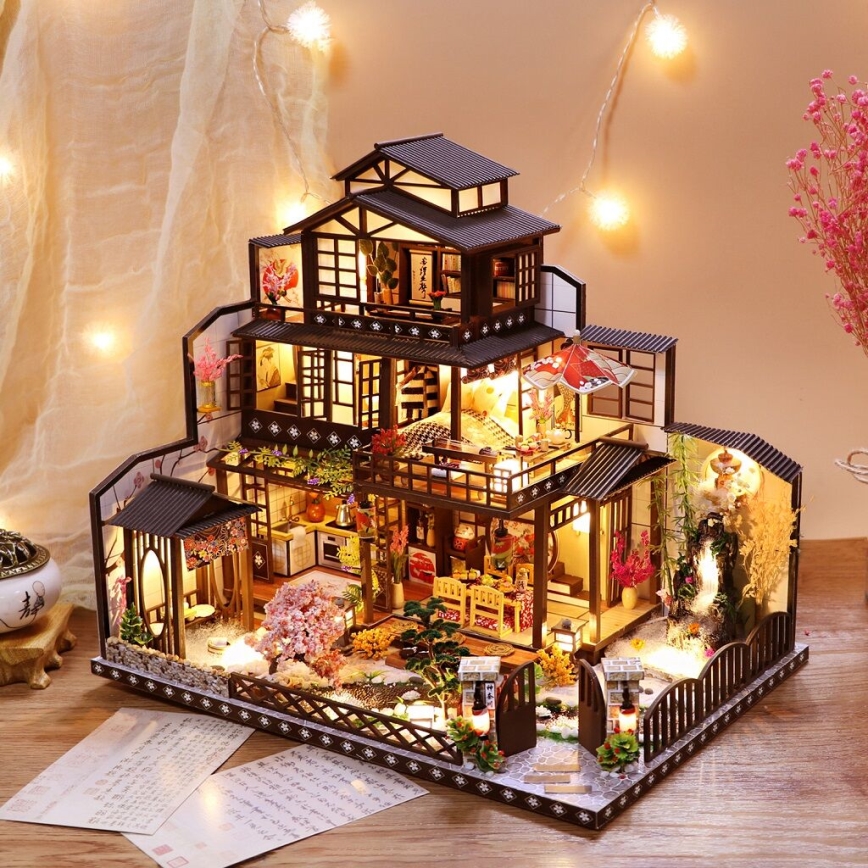 2Kids Toys - Miniatura de casa Villa Sakura elegante 2xAAA