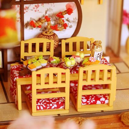 2Kids Toys - Miniatura de casa Villa Sakura elegante 2xAAA