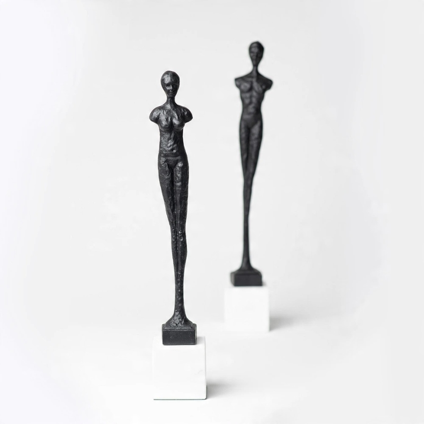 Adorno de mesa 43 cm resina/negro