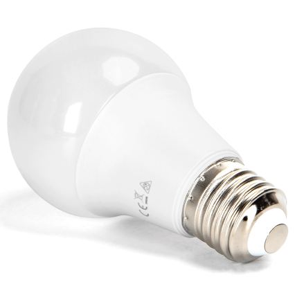Aigostar - Bombilla LED RGBW regulable A60 E27/8W/230V 3000K + mando a distancia