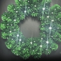 Aigostar - Corona navideña LED para exterior, 72 LED, 3× pilas AA, Ø 50 cm, IP44, blanco frío