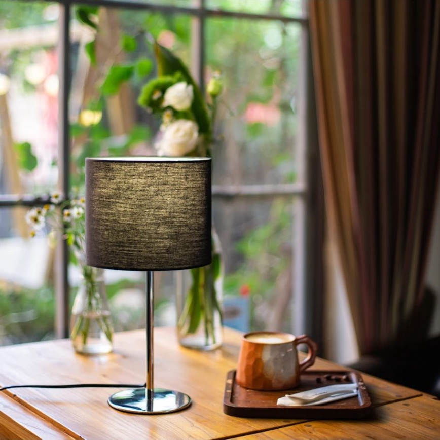 Aigostar - Lámpara de mesa 1xE14/40W/230V negro