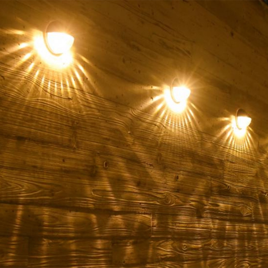 Aigostar - Lámpara solar de pared LED/2W/1,2V negra 300 mAh 2700K IP44