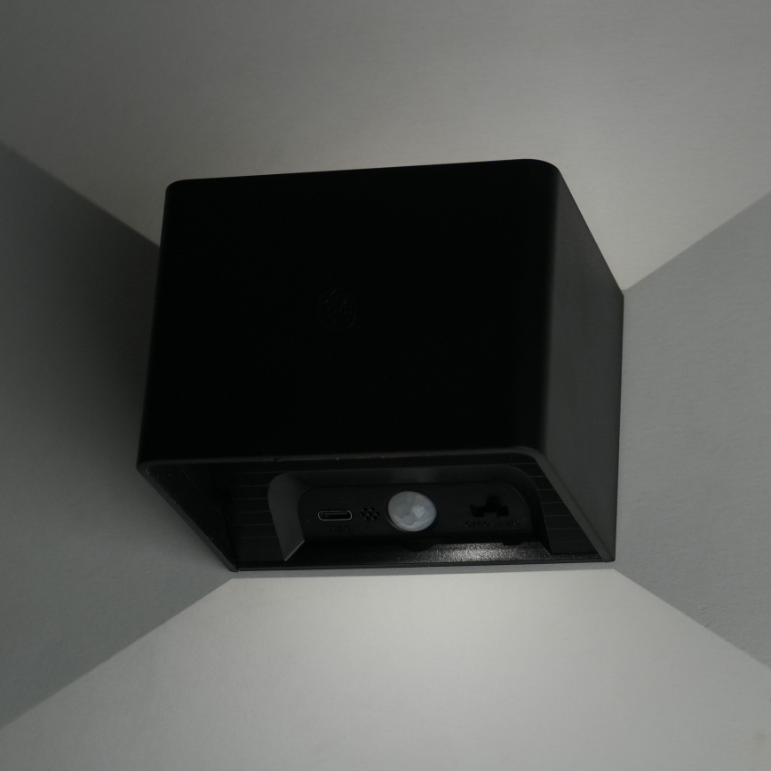 Aplique LED regulable con sensor MIRI LED/2,5W/3,7V 3000/4000/6400K 4000 mAh negro