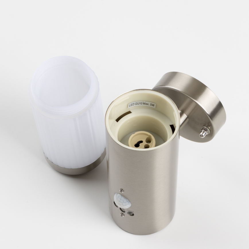 Aplique LED de pared para exterior con sensor de movimiento 1xGU10/5W/230V IP44 en cromo mate