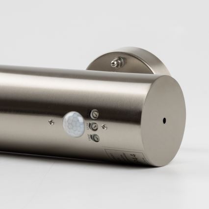 Aplique LED de pared para exterior con sensor de movimiento 1xGU10/5W/230V IP44 en cromo mate