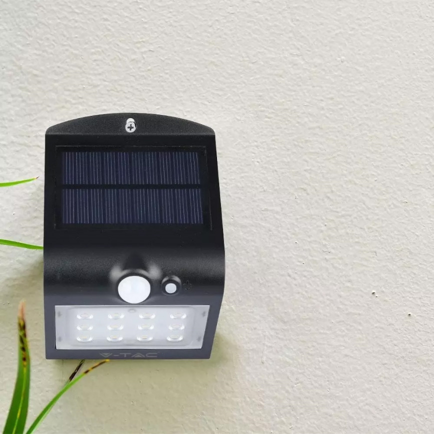 Aplique LED solar con sensor LED/1.5W/3,7V IP65 1200 mAh