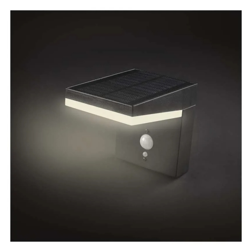Aplique LED solar con sensor LED/4,4W/3,7V 2200 mAh IP44