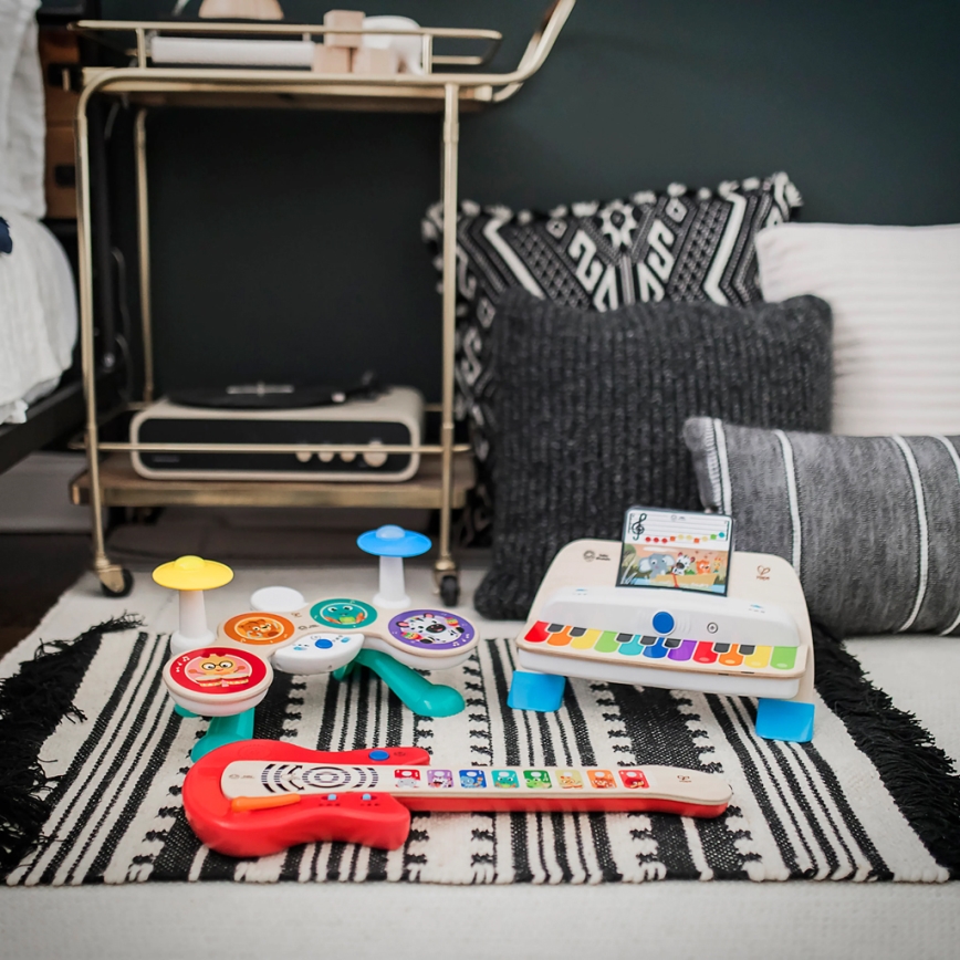 Baby Einstein - Guitarra musical de madera MAGIC TOUCH, 3 pilas AA