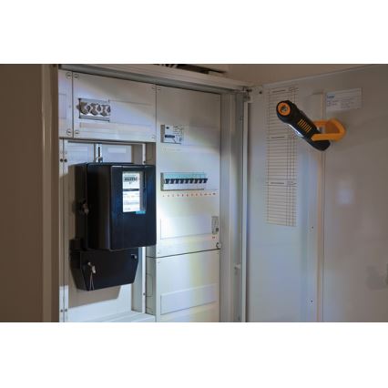 Brennenstuhl - Linterna de trabajo LED LED/3xAA naranja