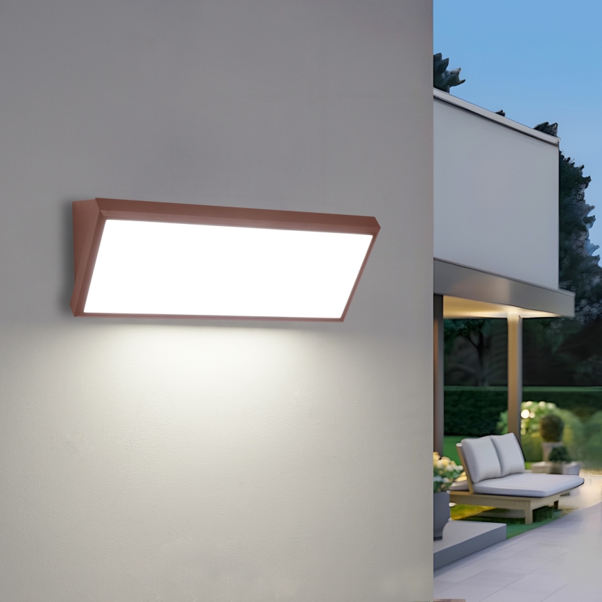 Brilagi - Aplique LED de pared exterior TRIANGLE LED/42W/230V 45 cm marrón IP65