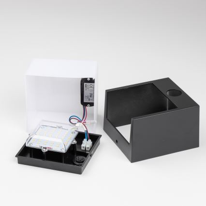 Brilagi - Aplique LED de exterior con sensor TERNI LED/12W/230V negro IP44