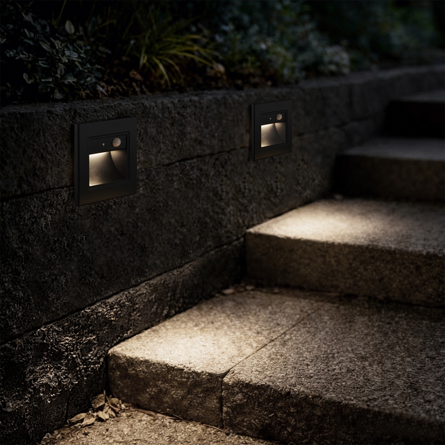 Brilagi - Luminaria LED para escalera con sensor STEP LIGHT LED/1,5W/230V IP44 negra