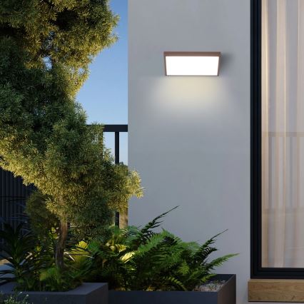 Brilagi - Aplique mural exterior TRIANGLE 1xE27/60W/230V marrón IP65