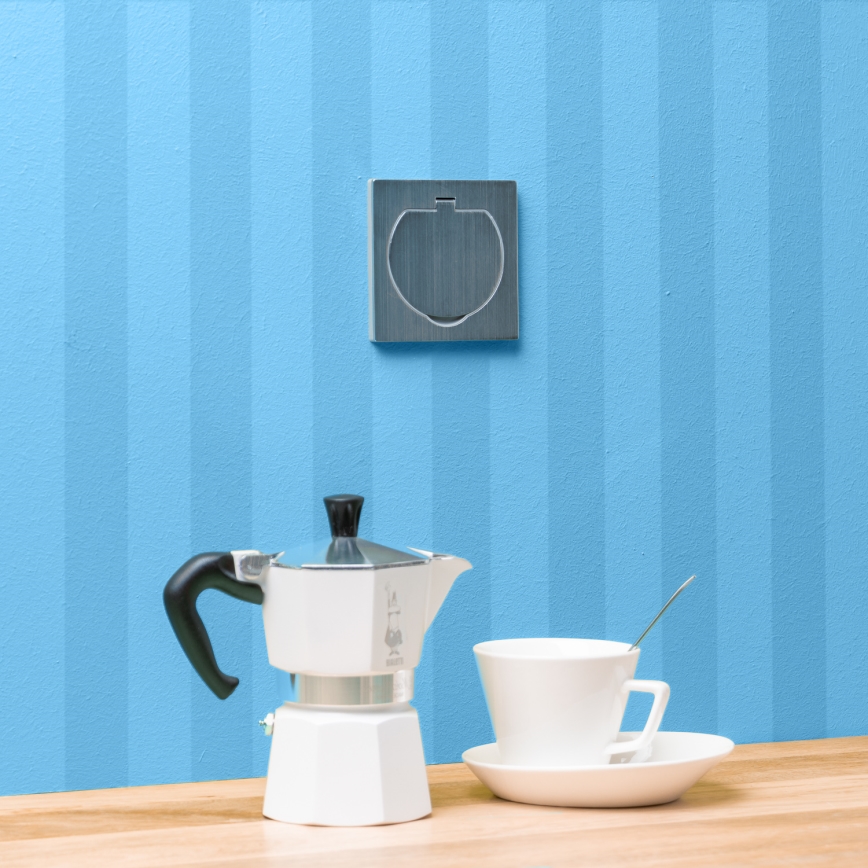 Brilagi - Enchufe de suelo empotrable de exterior IP55 cromo mate cuadrado