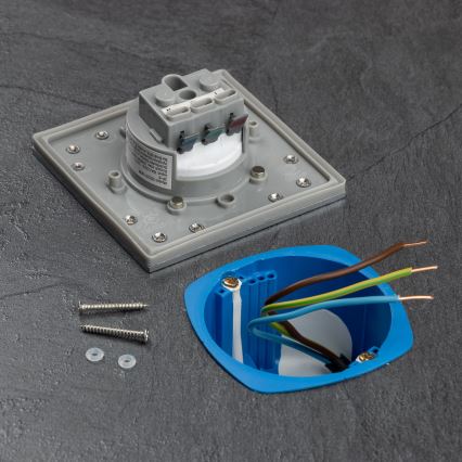 Brilagi - Enchufe de suelo empotrable de exterior IP55 cromo mate cuadrado