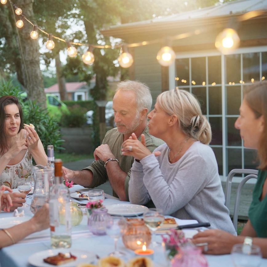 Brilagi - Guirnalda decorativa LED para exterior GIRLANDA 25xE12/0,36W/24V 20m negra IP44 blanco cálido