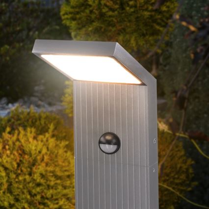 Brilagi - Lámpara exterior LED con sensor RIANO LED/8W/230V plateada IP65 80 cm