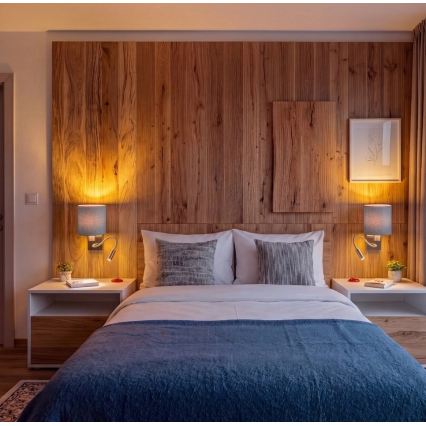 Brilagi - Lámpara de pared LED flexible NUBILA 1xE27/25W/230V + LED/3W latón/gris claro