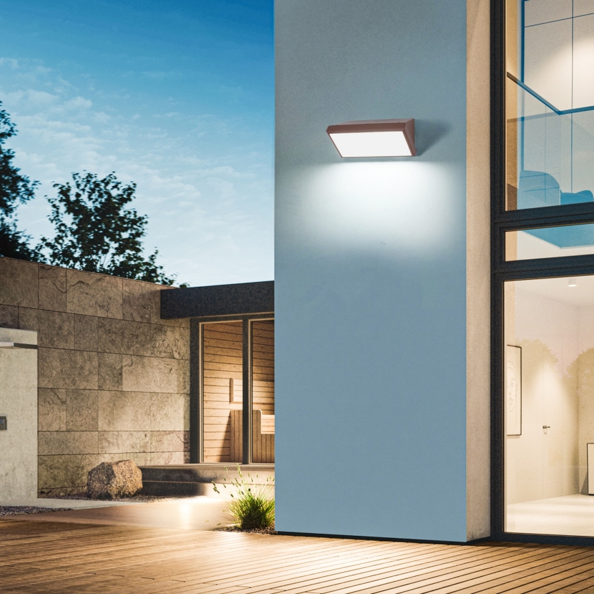 Brilagi - Aplique de pared exterior LED RGBW regulable TRIANGLE 1xE27/15W/230V 2700-6500K IP65 marrón