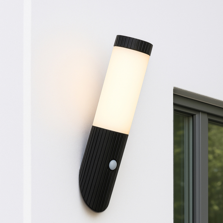 Brilliant - Aplique para exterior con sensor KALEO 1xE27/10W/230V IP44 negro