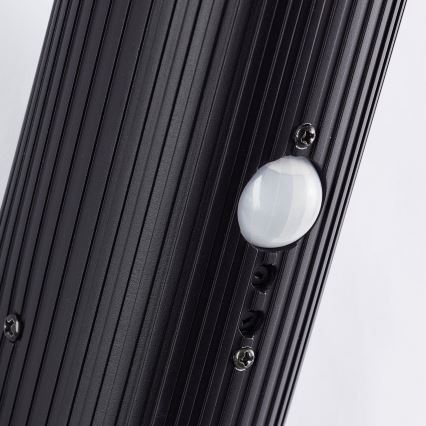 Brilliant - Aplique para exterior con sensor KALEO 1xE27/10W/230V IP44 negro