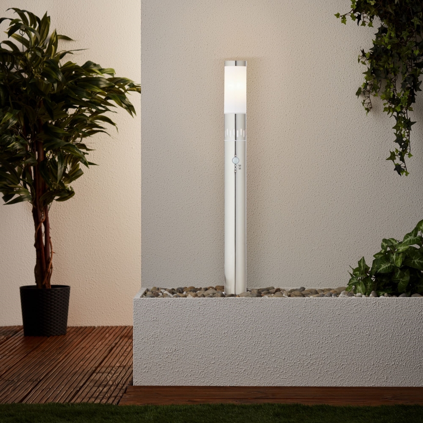 Brilliant - Lámpara LED de exterior con sensor LEIGH LED/0,9W/230V + 1xE27/11W 80 cm IP44 cromo brillante