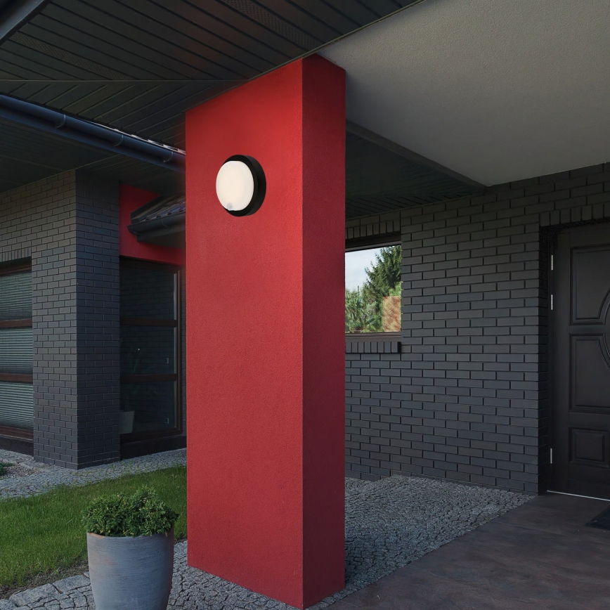 Brilo - Aplique exterior recargable LED con sensor, 4W/5V, 4400 mAh, IP44, negro