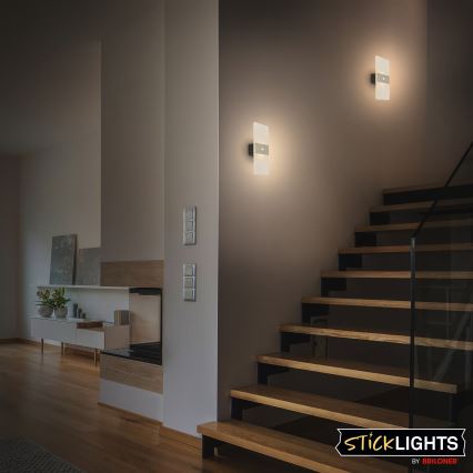 Briloner 3888012 - Aplique de pared LED recargable con sensor de movimiento y de crepúsculo AURA LED/2,5W/5V 1800 mAh cromado mate