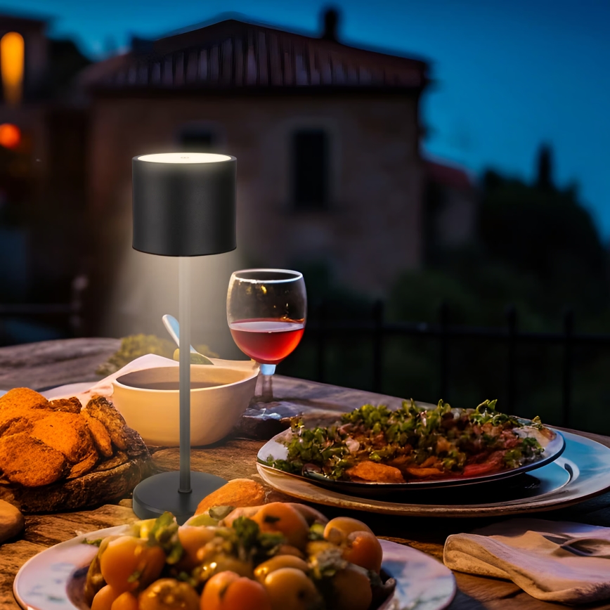 Briloner 7521015 - Lámpara de mesa recargable LED regulable para exterior SIGO LED/2,5W/5V IP44 2600 mAh negra