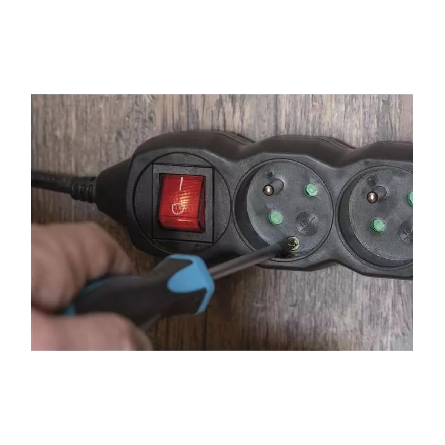 Cable de extensión con interruptor 3G 5m negro