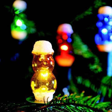 Cadena de luces navideñas FIGURINE 12xE10/10,7m, Fabricada en la República Checa