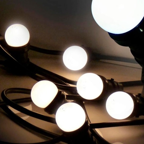 Cadena LED exterior EASY CONNECT 8xE27 5m IP44 blanco cálido