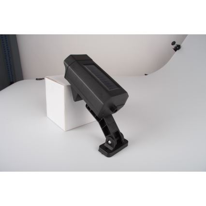 Cámara simulada LED de seguridad con sensor y panel solar LED/5W/5,5V 800 mAh IP65 + control remoto