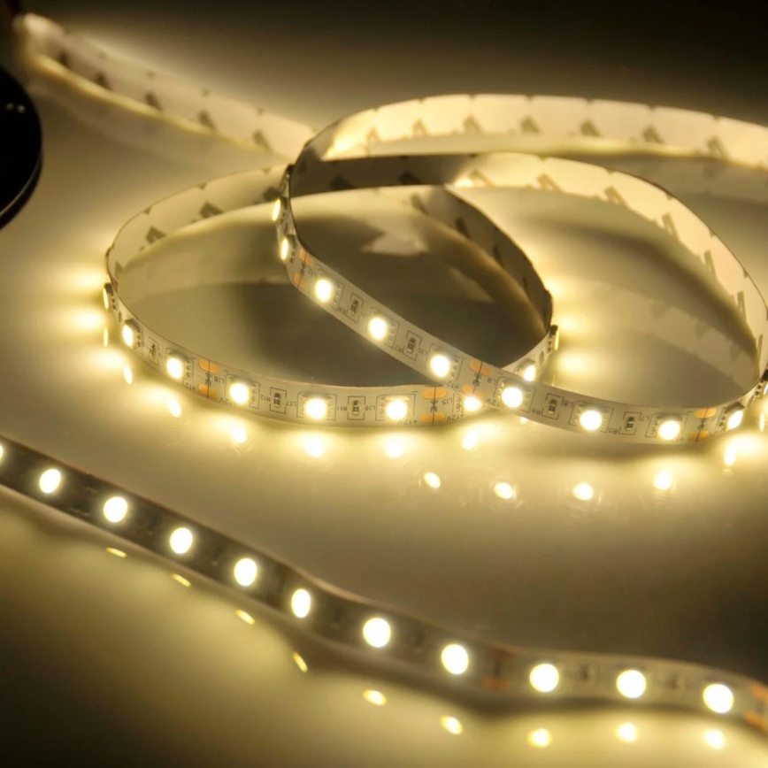 Cinta LED baño 5m LED/45W/12V IP65 blanco