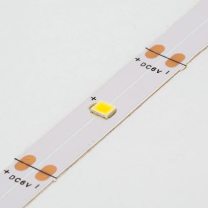 Cinta LED LED/3xAA blanco cálido