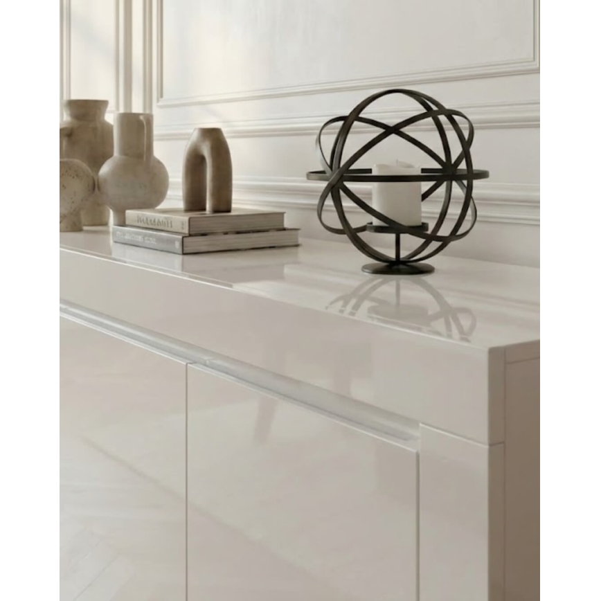 Cómoda FINERA blanca