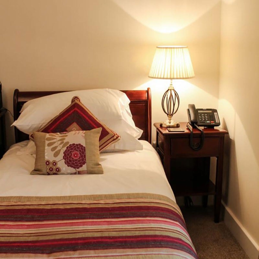 Elstead - Lámpara de mesa AEGEAN 1xE27/60W/230V, acabado en bronce