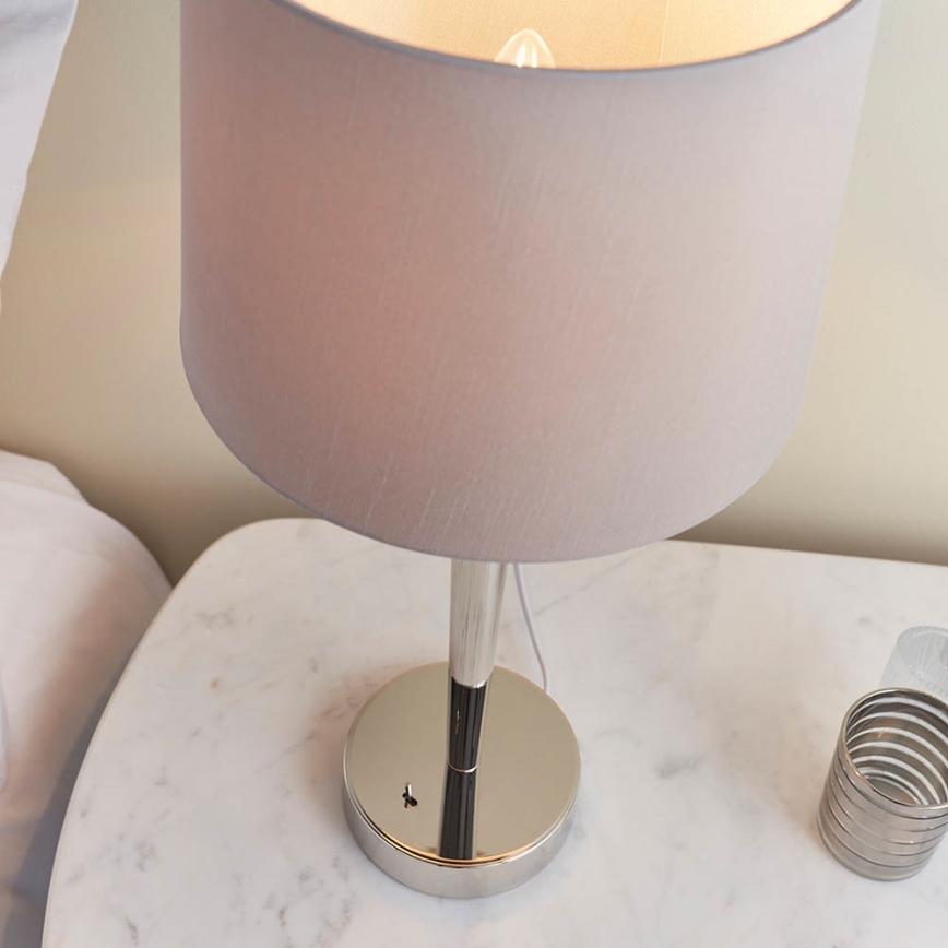 Endon 72175 - Lámpara de mesa con puerto USB SYON 1xE14/40W/230V cromo brillante/beige