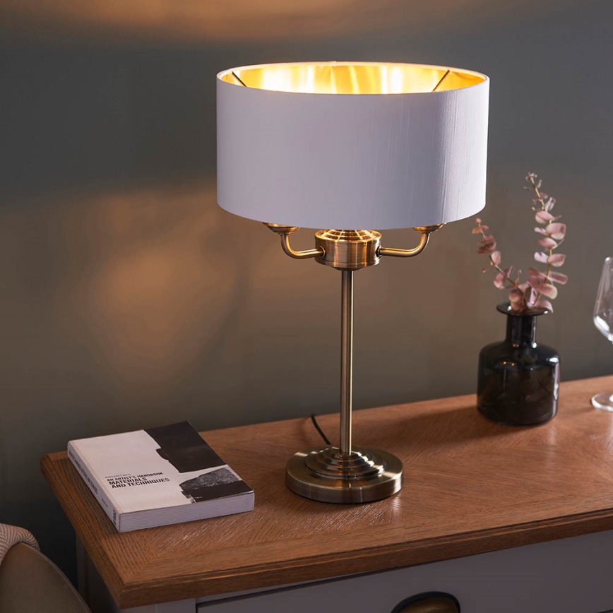 Endon 98932 - Lámpara de mesa HIGHCLERE, 3x E14 (máx. 18 W) / 230 V, blanco/latón, diámetro 32 cm