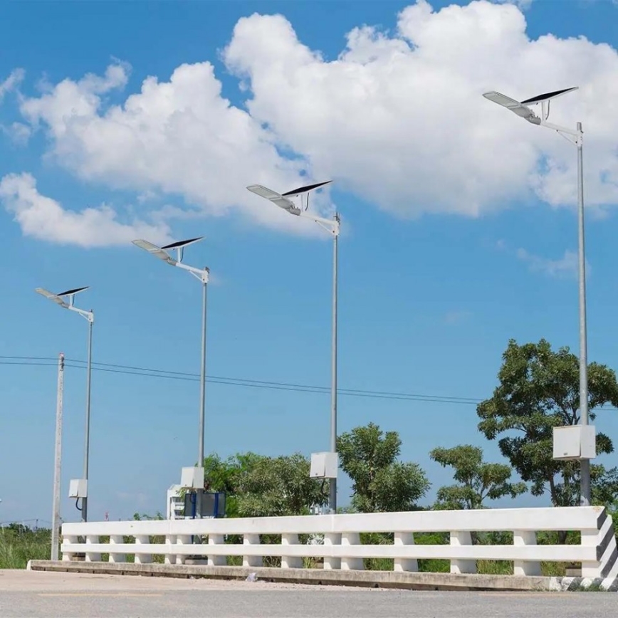 Farola solar LED regulable SAMSUNG CHIP LED/50W/6,4V 4000K IP65 30000 mAh + mando a distancia