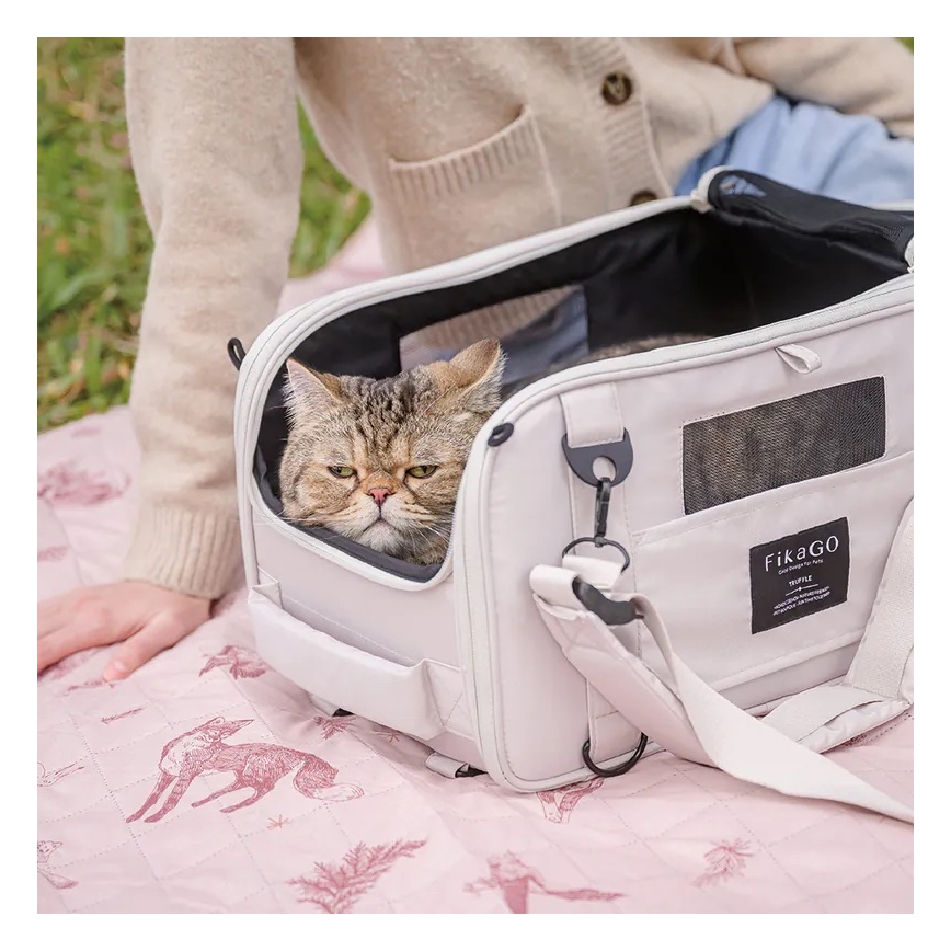 Fikago - Bolsa de transporte para perros y gatos TRUFFLE Creamy Cloud