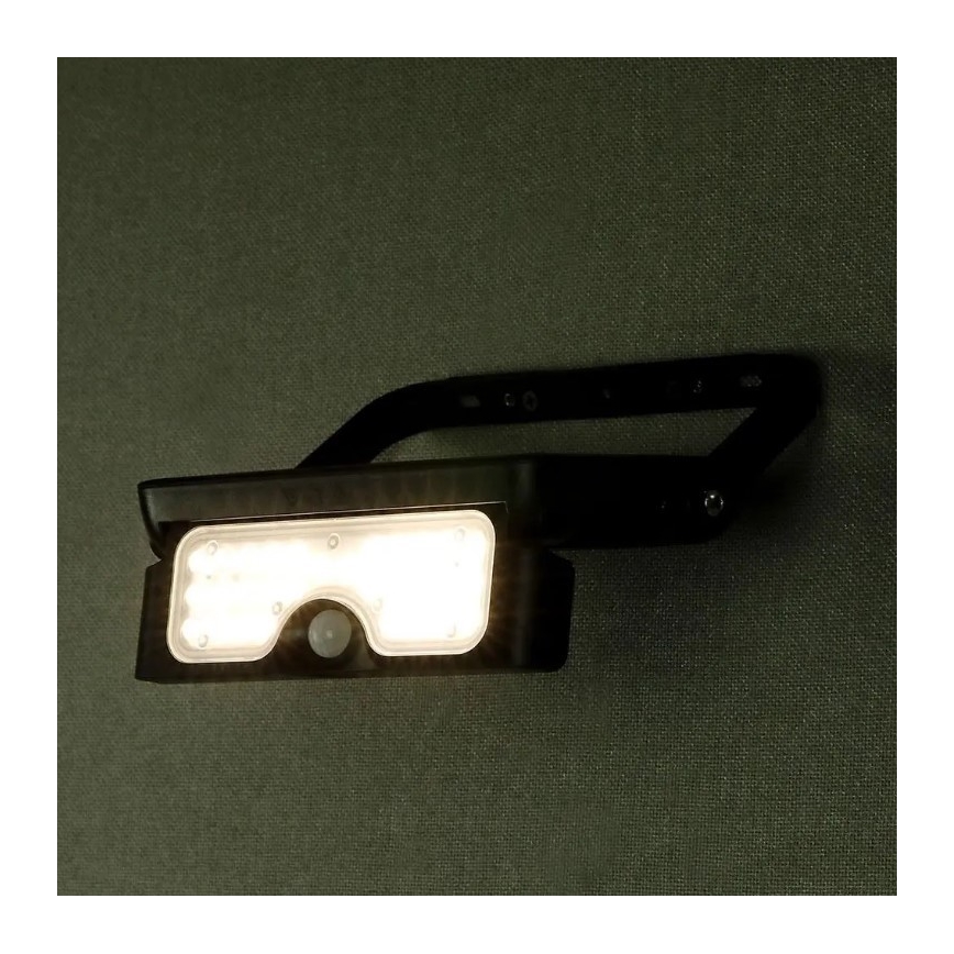 Foco solar LED con sensor LED/5W/3,7V IP65 4000K 3000 mAh