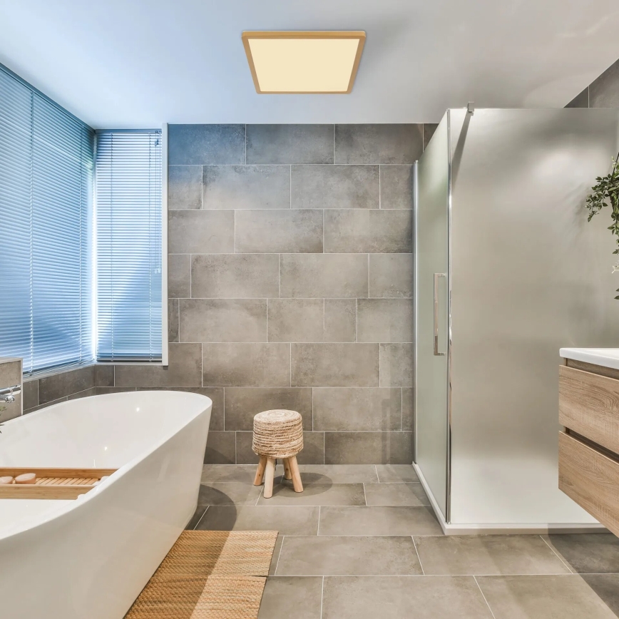 Globo - Luz de techo LED regulable para baño LED/18W/230V 3000K IP44 29,4x29,4 cm latón