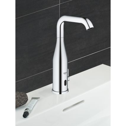 GROHE 36445000 - Grifo electrónico con sensor infrarrojo para lavabo ESSENCE E, cromo brillante