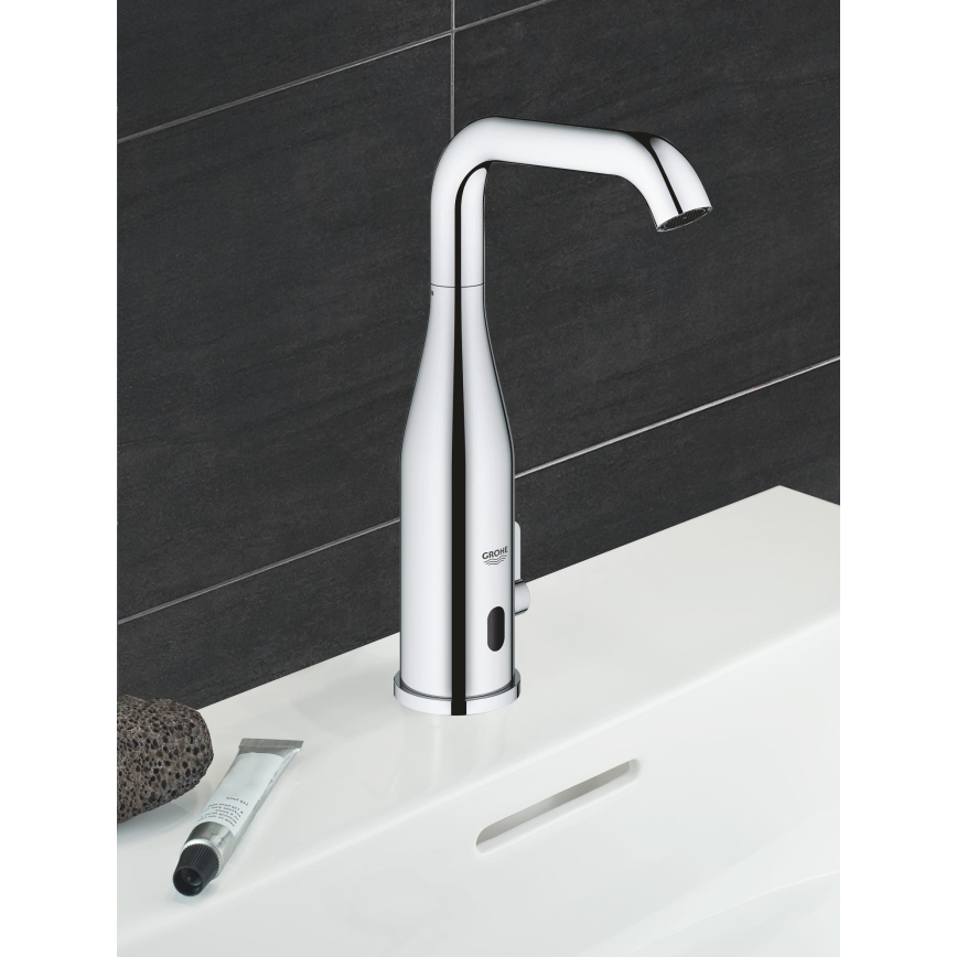 GROHE 36445000 - Grifo electrónico con sensor infrarrojo para lavabo ESSENCE E, cromo brillante