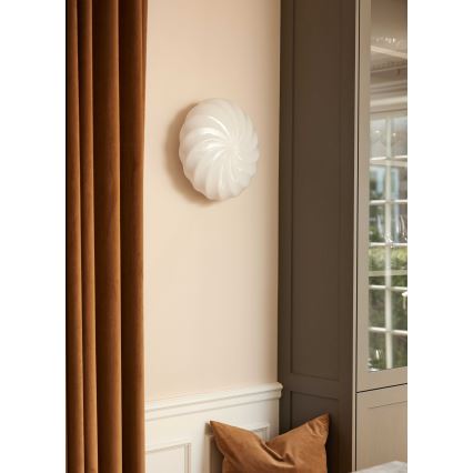 Halo Design 739547 - Aplique de pared TWIST 3xG9/28W/230V, diámetro 35 cm, blanco/latón