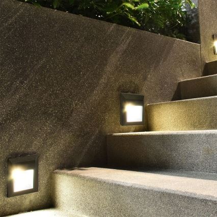 Iluminación de escalera LED exterior LED/2W/230V IP65 3000K negro