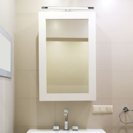 Iluminación LED para espejos LED/13W/230V 3000K 64cm cromo